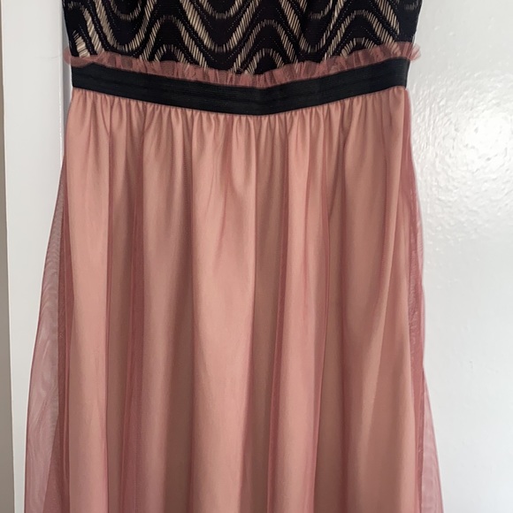 Black/tan and rose pink dress - Picture 3 of 4
